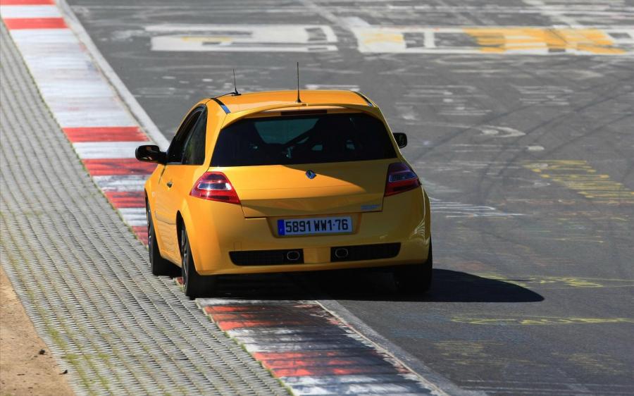  Renault Megane RS R26.R 2008 года  (фото 16 из 86)